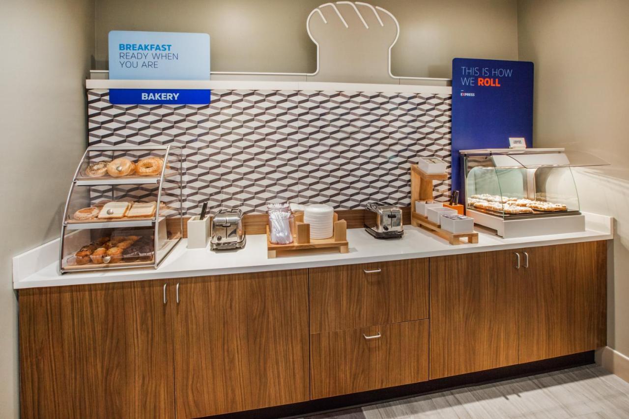 Holiday Inn Express - Jamaica - Jfk Airtrain - Nyc By Ihg Нью-Йорк Экстерьер фото